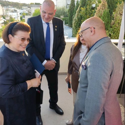 Με την Κ.Μενδωνη.jpg