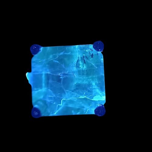 Emerald under UV.jpg