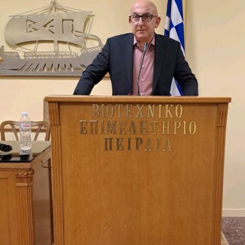 Lecturing for the Piraeus Jewellery Association.jpg